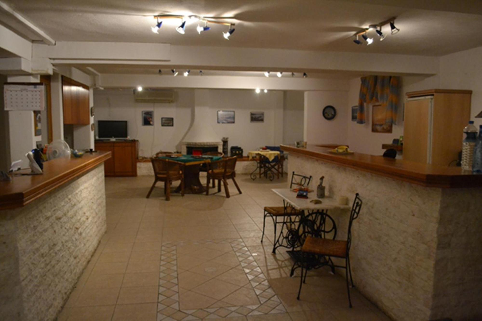Maistrali Studios Batsi  Bagian luar foto